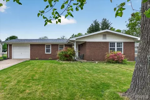 109 Keene Ct, Saint Charles, MO 63303