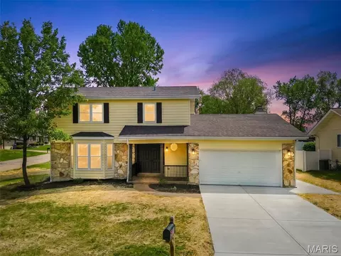 832 Summerview Dr, Saint Charles, MO 63304