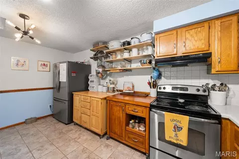 Kitchen - 8075 Glenn Dr, Barnhart, MO 63012 photo 2 of 3
