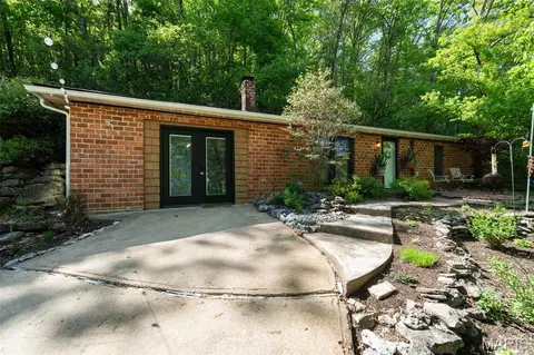 8075 Glenn Dr, Barnhart, MO 63012