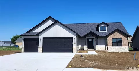 304 George Bush Blvd, Troy, IL 62294