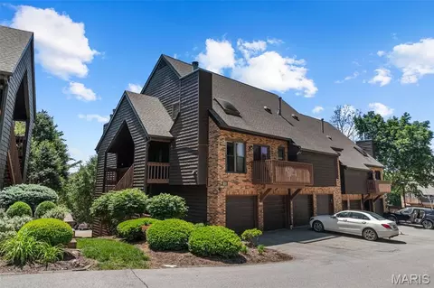 5168 Hollow Wood Ct #D, Saint Louis, MO 63128