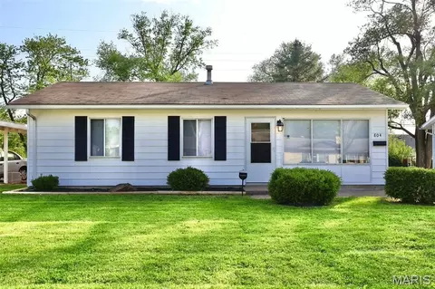 804 Saint Thomas Ln, Cahokia, IL 62206