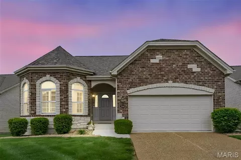 1210 Emerald Gardens Dr, Saint Peters, MO 63376