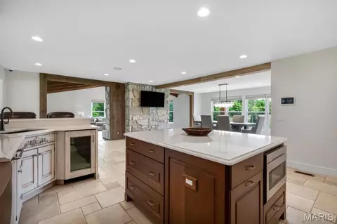 Kitchen - 11069 State Highway Oo, Wright City, MO 63390 photo 3 of 5