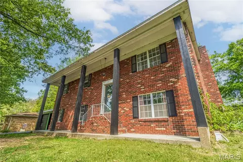 16911 Christian Dr, Dexter, MO 63841