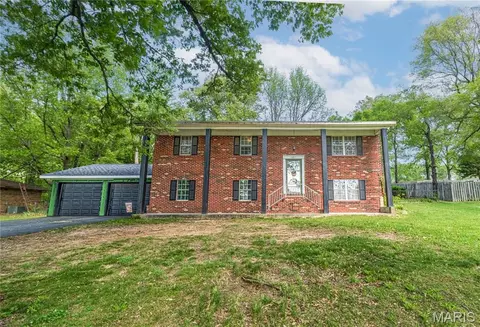 16911 Christian Dr, Dexter, MO 63841