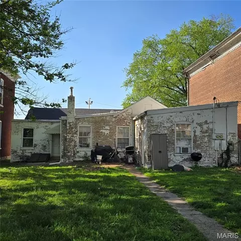 Exterior - 421 E A St, Belleville, IL 62220 photo 2 of 2