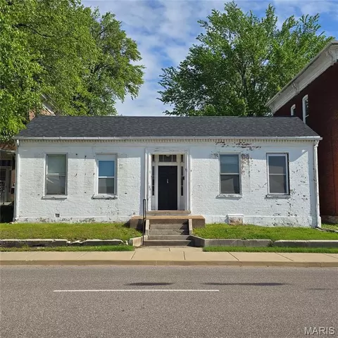 421 E A St, Belleville, IL 62220