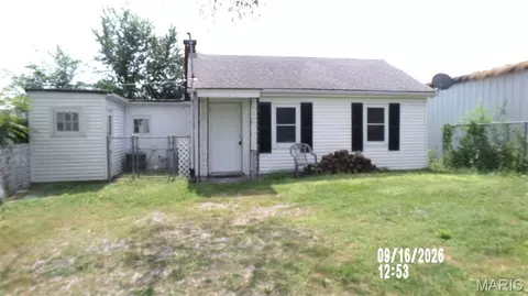 8 E C St, Belleville, IL 62220