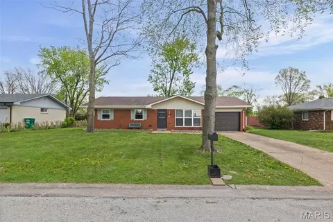 317 Aaron Dr, Belleville, IL 62220