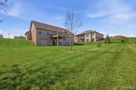 Exterior - 205 Crosswinds Ct, Waterloo, IL 62298 photo 8 of 11
