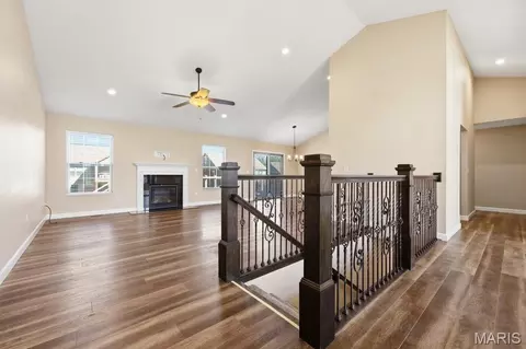 Entry Way - 205 Crosswinds Ct, Waterloo, IL 62298 photo 2 of 4
