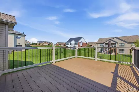 Exterior - 205 Crosswinds Ct, Waterloo, IL 62298 photo 6 of 11