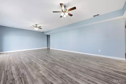 Living - 205 Crosswinds Ct, Waterloo, IL 62298 photo 8 of 9