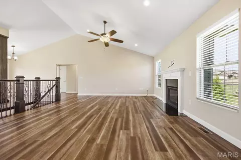 Living - 205 Crosswinds Ct, Waterloo, IL 62298 photo 3 of 9