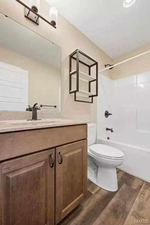 Bath - 205 Crosswinds Ct, Waterloo, IL 62298 photo 5 of 7
