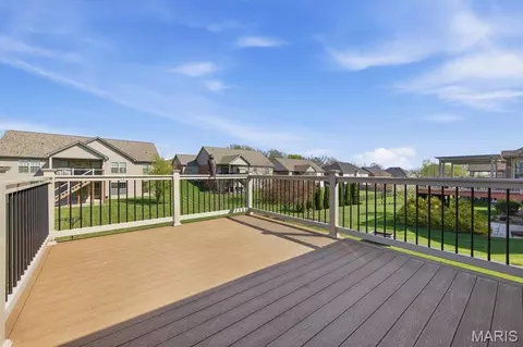 Exterior - 205 Crosswinds Ct, Waterloo, IL 62298 photo 5 of 11