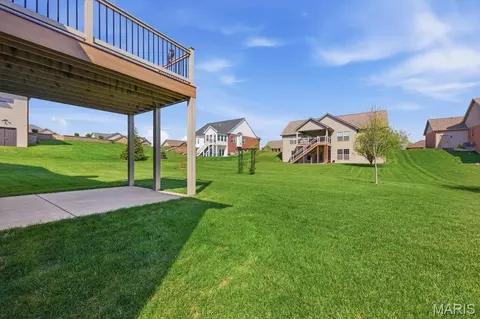 Exterior - 205 Crosswinds Ct, Waterloo, IL 62298 photo 7 of 11