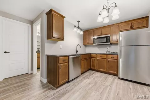 Kitchen - 205 Crosswinds Ct, Waterloo, IL 62298 photo 4 of 4