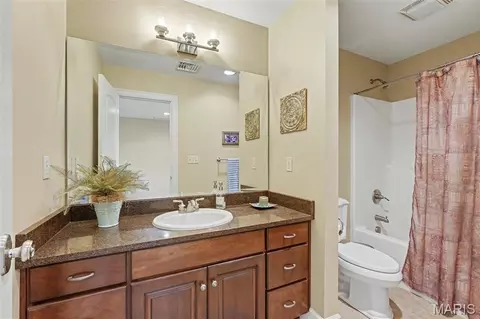 Bath - 3757 Sunny Rd, Washington, MO 63090 photo 4 of 4