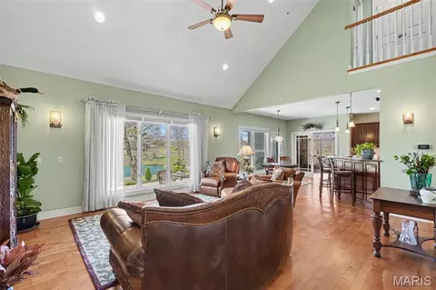 Living - 3757 Sunny Rd, Washington, MO 63090 photo 1 of 3
