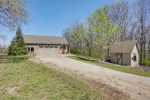 Exterior - 3757 Sunny Rd, Washington, MO 63090 photo 6 of 10