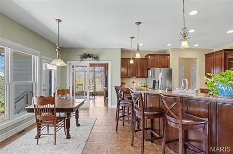Dining - 3757 Sunny Rd, Washington, MO 63090 photo 3 of 3
