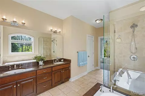 Bath - 3757 Sunny Rd, Washington, MO 63090 photo 2 of 4