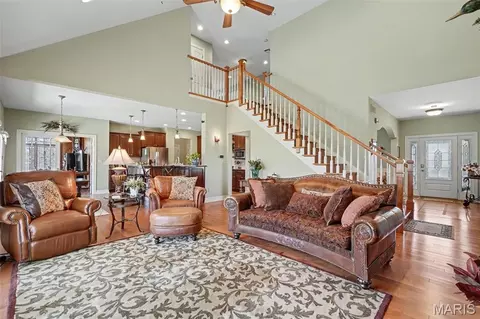 Living - 3757 Sunny Rd, Washington, MO 63090 photo 3 of 3