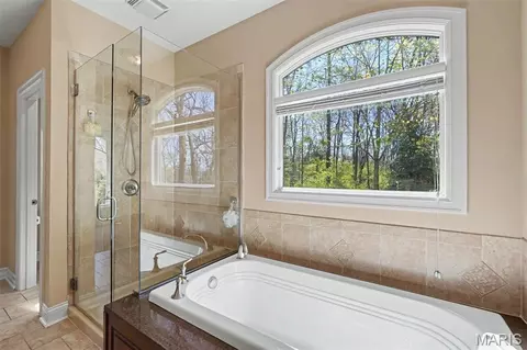 Bath - 3757 Sunny Rd, Washington, MO 63090 photo 3 of 4