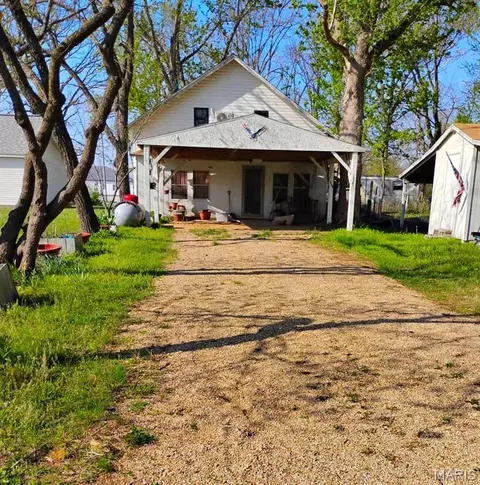 137 Junction St, Raymondville, MO 65555