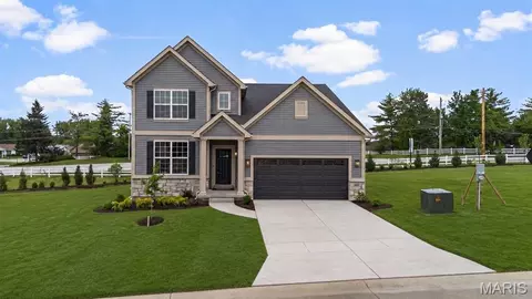 369 Strawberry Grove Dr, O'fallon, MO 63376