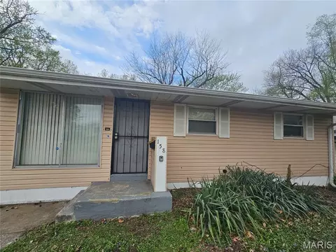158 Monteith Cir, Saint Louis, MO 63137