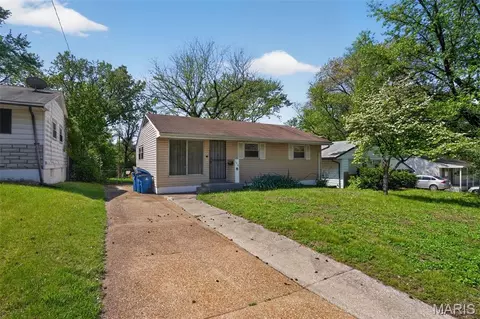 158 Monteith Cir, Saint Louis, MO 63137