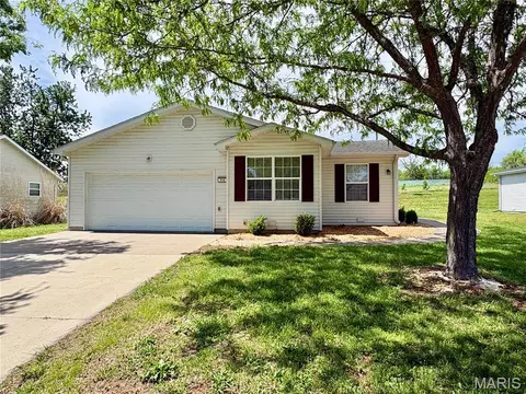 816 Trade Winds Dr, Perryville, MO 63775