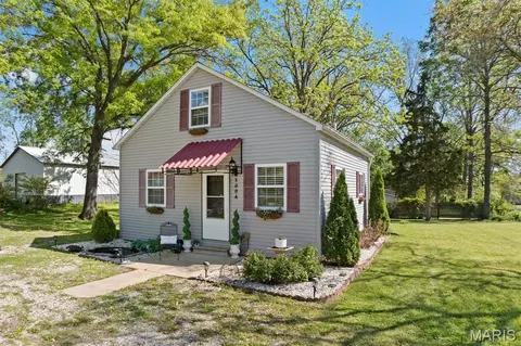 1004 N Okaw St, Okawville, IL 62271