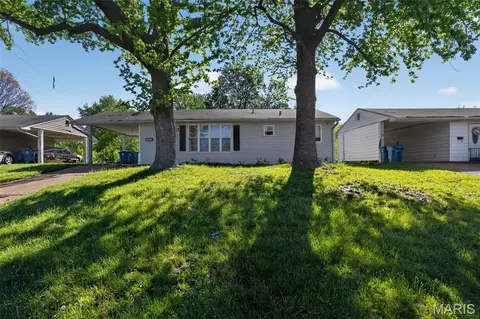 10028 Dellridge Ln, Saint Louis, MO 63136