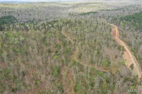 2 Furnace Creek Rd, Potosi, MO 63664