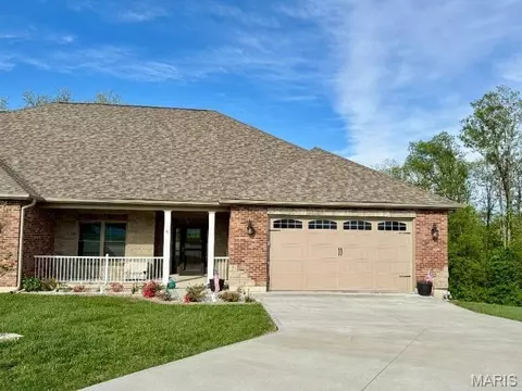 821 Destiny Dr, Villa Ridge, MO 63089