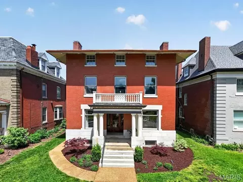5123 Westminster Pl, Saint Louis, MO 63108