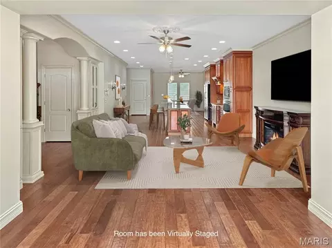 Living - 524 W Front St, Washington, MO 63090 photo 3 of 7
