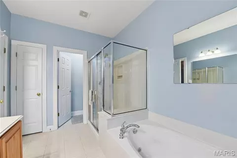 Bath - 715 Rolling Wind Dr, O'fallon, MO 63368 photo 3 of 4