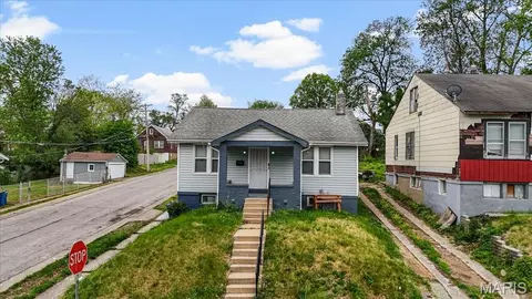 7102 Edison Ave, Velda City, MO 63121