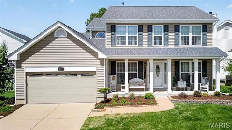5754 Wickershire Ln, Oakville, MO 63129