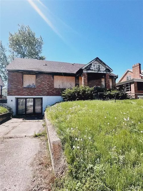 328 W 10th St, Hermann, MO 65041