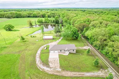 5704 County Rd 262, Auxvasse, MO 65231