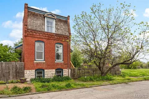 1871 Madison St, Saint Louis, MO 63106