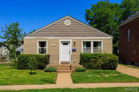 7533 Woodland Ave, Saint Louis, MO 63143
