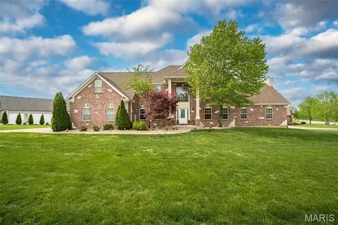 431 Ridge Meadow Ln, Washington, MO 63090